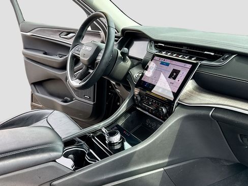 Used 2023 Jeep Grand Cherokee L Limited w/ Luxury Tech Group II image 5