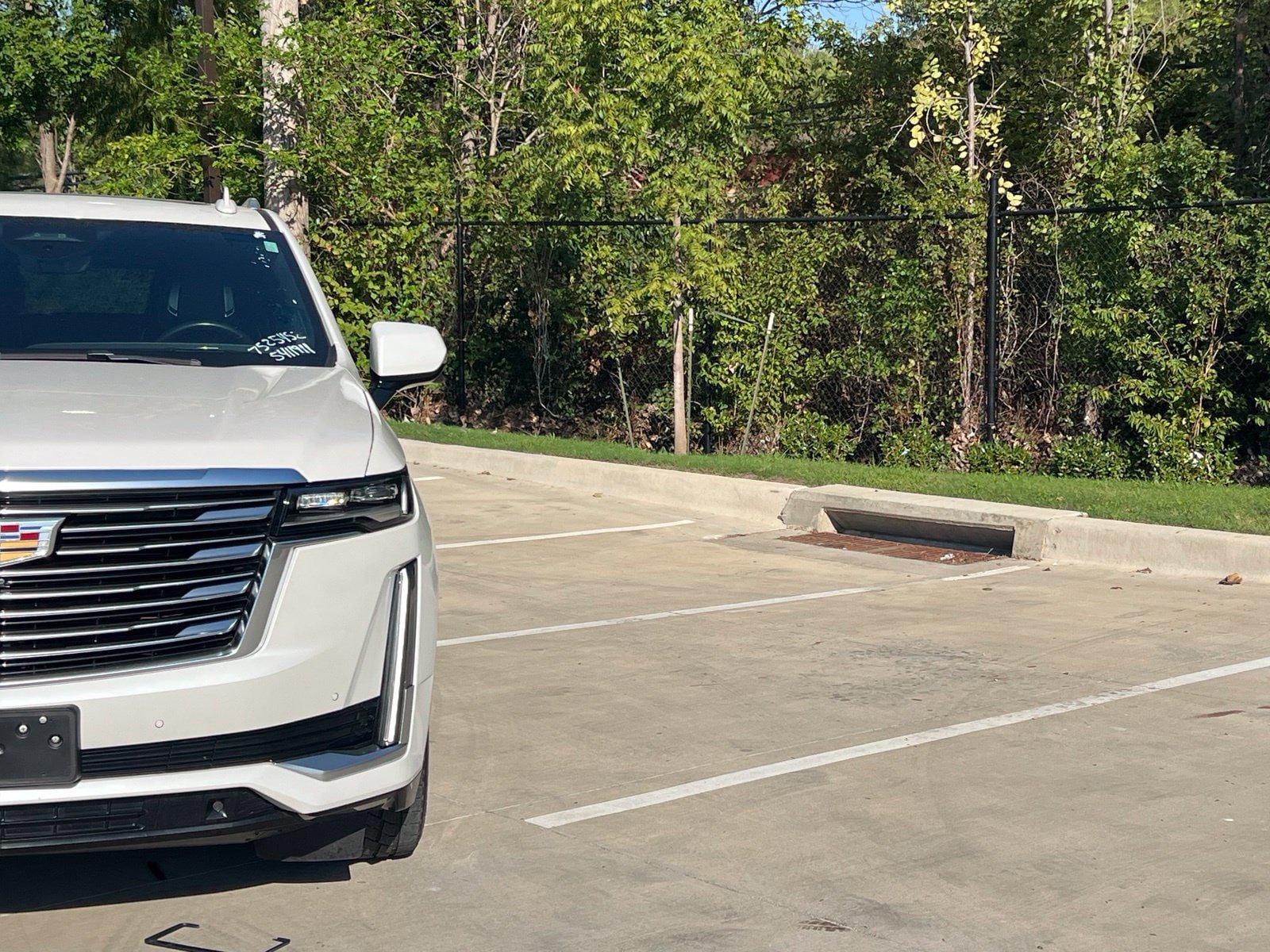 Used 2021 Cadillac Escalade ESV Premium Luxury Platinum AWD/4WD image 3