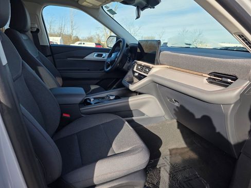 New 2026 Ford Explorer Active image 40