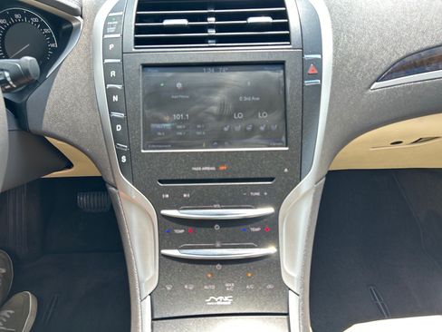 Used 2013 Lincoln MKZ AWD image 25