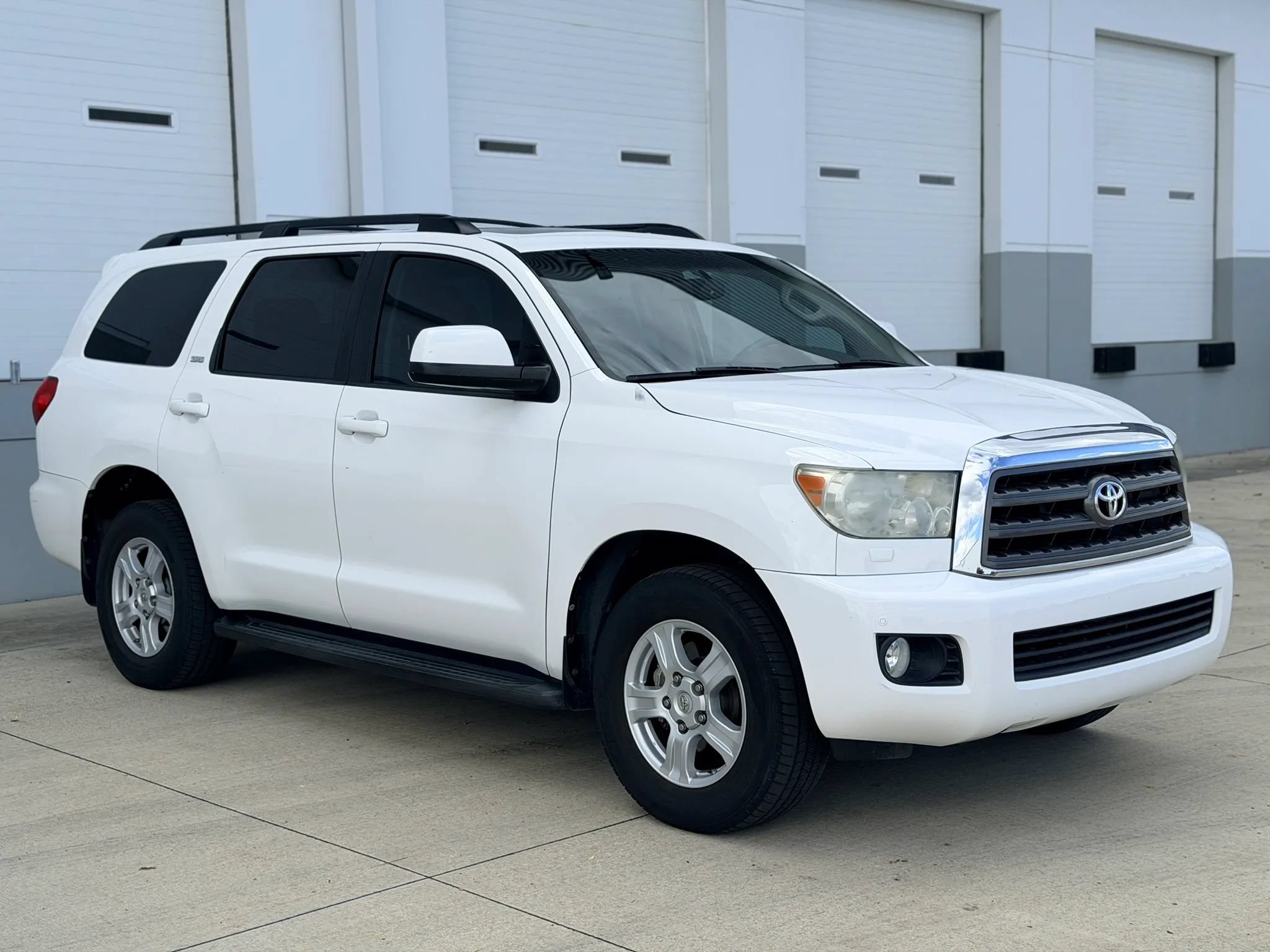 Used 2016 Toyota Sequoia SR5 w/ Premium Package AWD/4WD image 7
