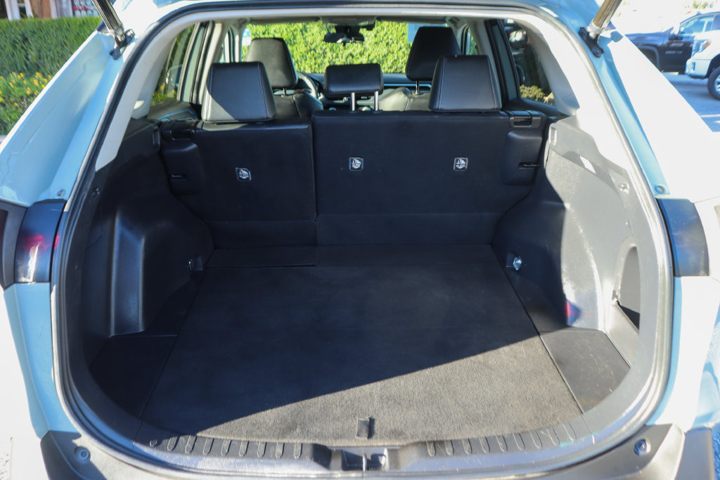 Used 2021 Toyota RAV4 XLE Premium AWD/4WD image 8