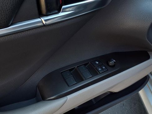 Used 2021 Toyota Camry LE image 17