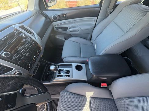 Used 2012 Toyota Tacoma 4x4 Double Cab image 23