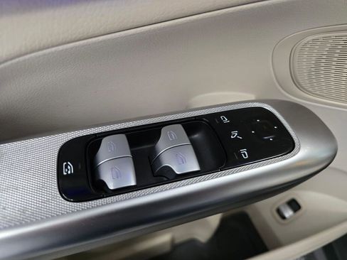 Used 2024 Mercedes-Benz GLC 300 4MATIC image 31