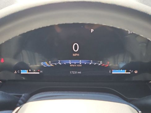 Used 2024 Jeep Grand Cherokee L Limited image 10