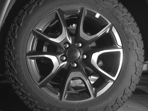 Used 2025 Jeep Compass Trailhawk AWD/4WD image 14