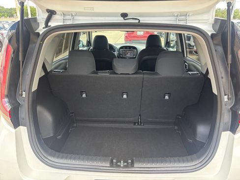 Used 2025 Kia Soul LX w/ LX Technology Package FWD image 29