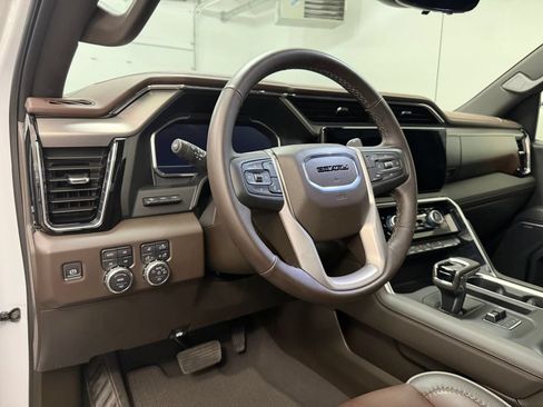 Used 2025 GMC Sierra 1500 Denali w/ Denali Reserve Package AWD/4WD image 4