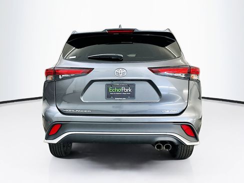 Used 2025 Toyota Highlander XSE AWD/4WD image 7