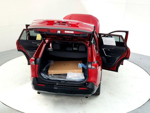 Certified 2024 Toyota RAV4 XSE w/ Weather Package AWD/4WD image 19