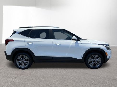 Certified 2024 Kia Seltos S AWD/4WD image 2