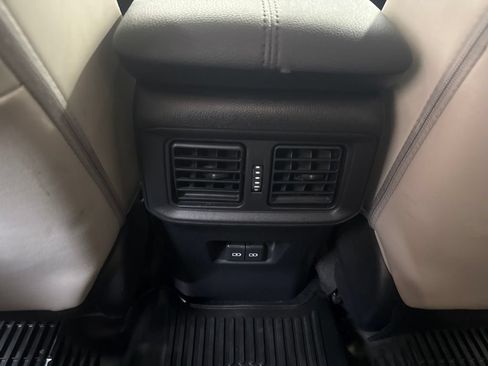 Used 2022 Toyota RAV4 Limited AWD/4WD image 18