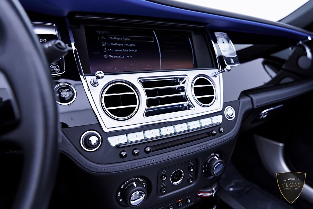 Used 2019 Rolls-Royce Dawn RWD image 84
