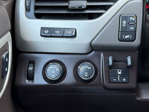 Used 2019 GMC Yukon XL Denali w/ Open Road Package image 37