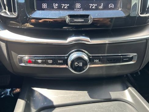 Used 2025 Volvo XC60 B5 Core w/ Protection Package Premier AWD/4WD image 27