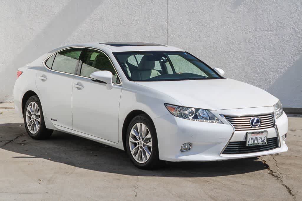 Used 2013 Lexus ES 300h w/ Premium Pkg FWD image 3