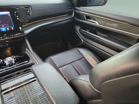 Used 2022 Jeep Wagoneer Series II w/ Premium Group I RWD image 10