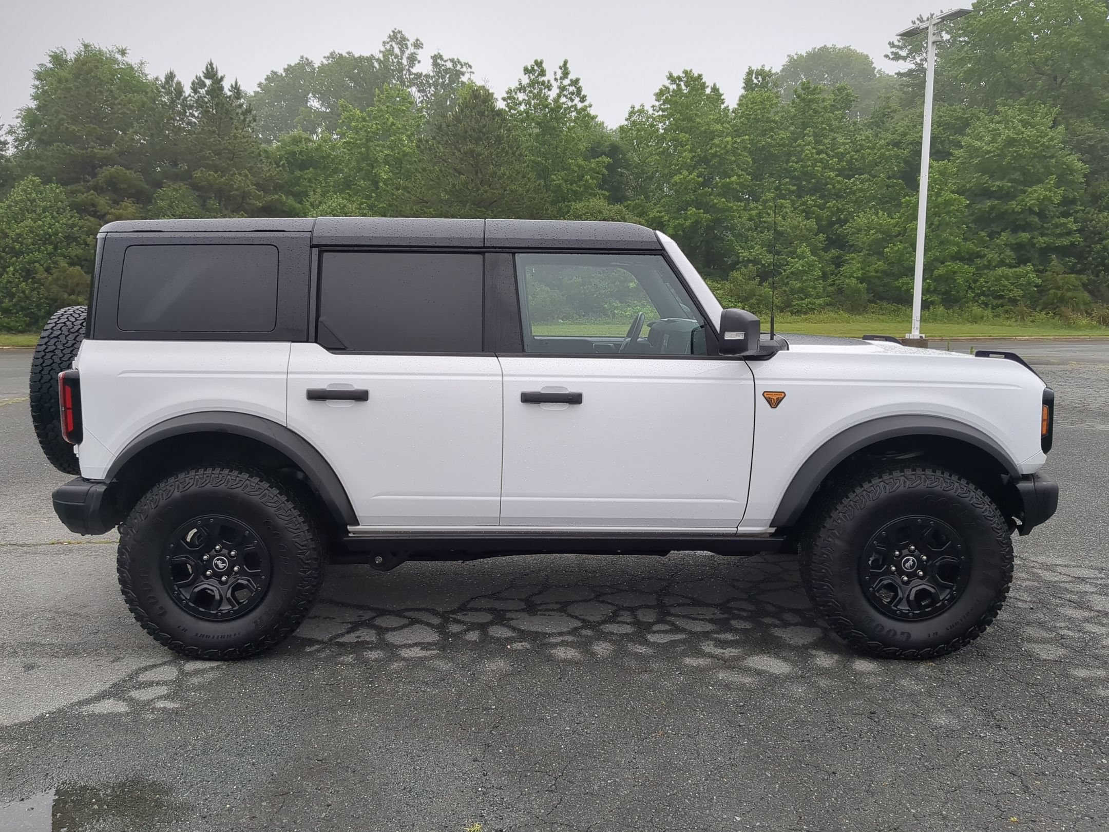 Certified 2025 Ford Bronco Badlands AWD/4WD image 3