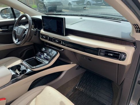 Certified 2022 Lincoln Nautilus Reserve w/ Equipment Group 201A image 14