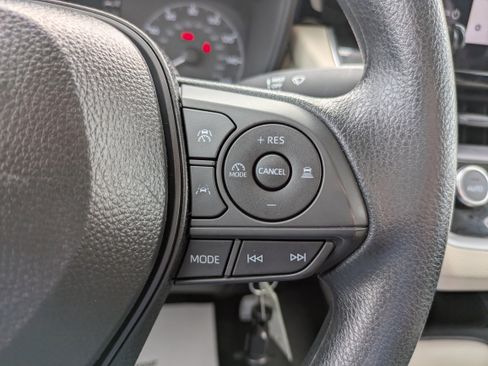 Certified 2025 Toyota Corolla LE image 18