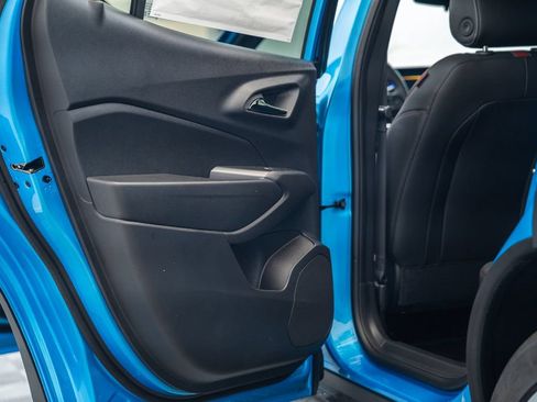 New 2026 Chevrolet Trax RS w/ Sunroof Package FWD image 38
