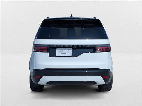 New 2025 Land Rover Discovery Dynamic SE image 8