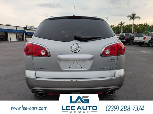 Used 2011 Buick Enclave CXL w/ Trailering Provision Package FWD image 4