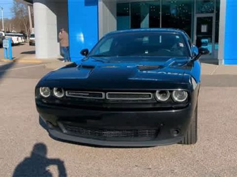 Used 2019 Dodge Challenger SXT w/ Cold Weather Group image 3