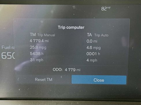 Certified 2025 Volvo XC60 B5 Plus w/ Protection Package Premier image 12