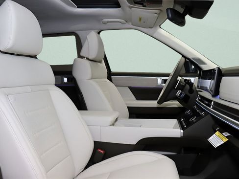 Certified 2025 Hyundai Santa Fe Calligraphy image 12