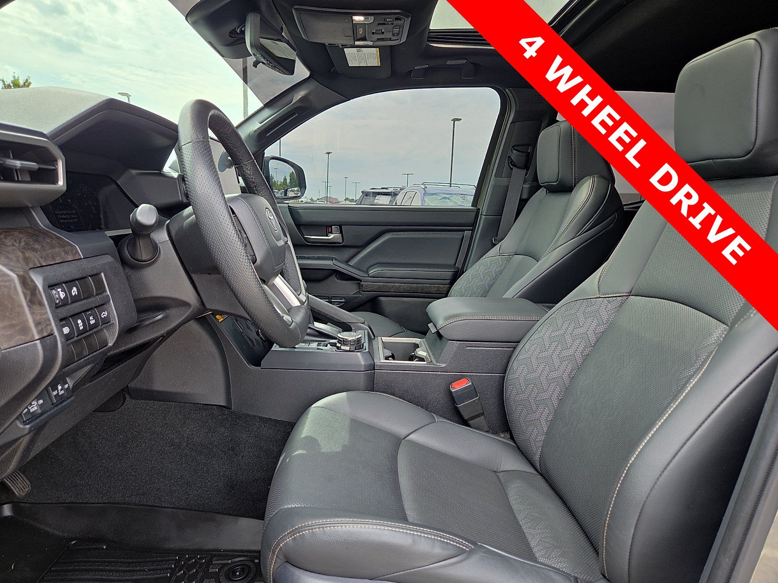 Used 2025 Toyota Tacoma Limited AWD/4WD image 15