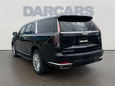 Used 2023 Cadillac Escalade ESV Premium Luxury image 5