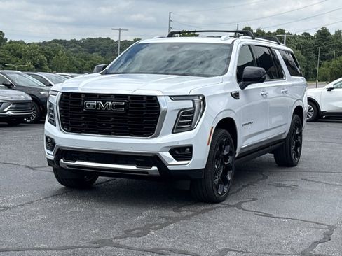 New 2026 GMC Yukon XL Denali w/ Denali Reserve Package AWD/4WD image 15
