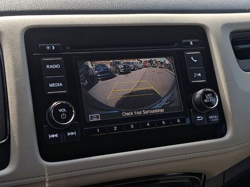 Used 2019 Honda HR-V LX image 17