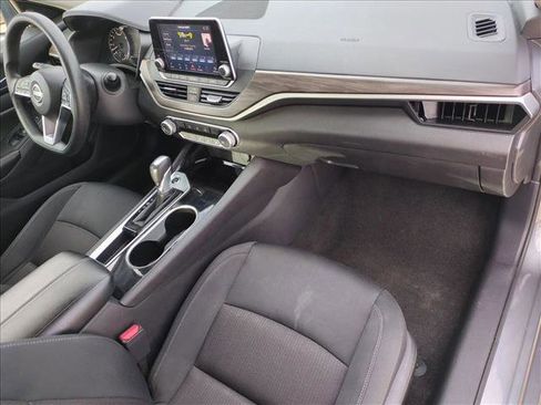 Used 2024 Nissan Altima 2.5 SV image 21