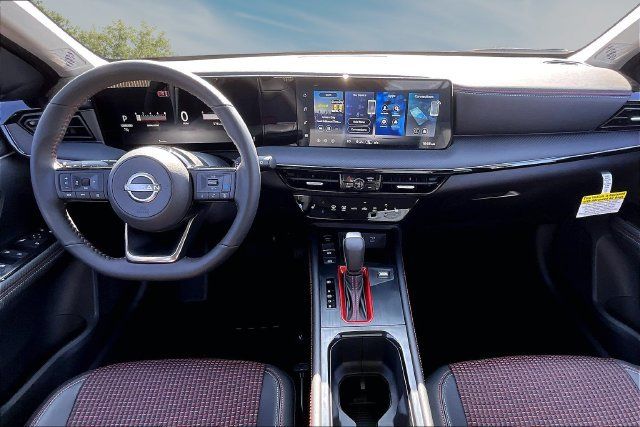 New 2027 Nissan Kicks SR w/ SR Premium Package FWD image 5