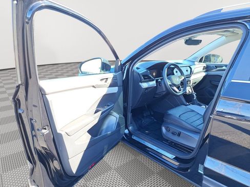 Used 2023 Volkswagen Taos SEL image 11