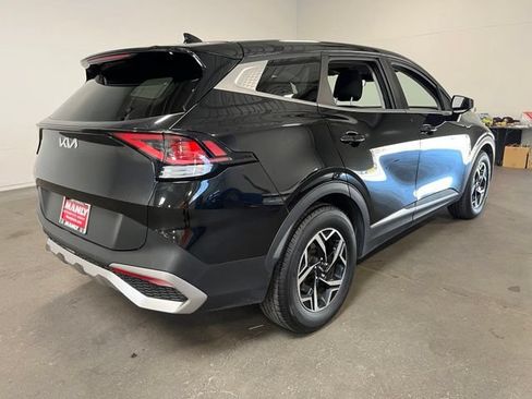 Used 2024 Kia Sportage LX FWD image 3