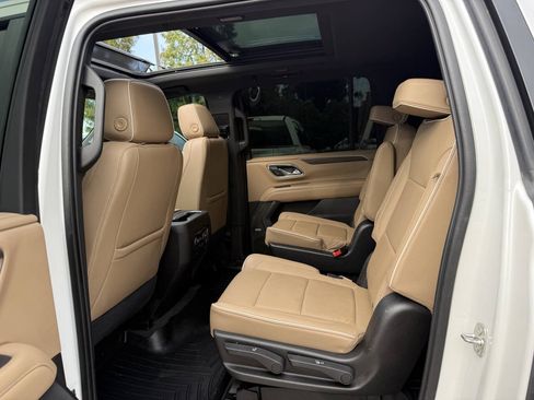 Used 2021 Chevrolet Suburban Premier AWD/4WD image 13
