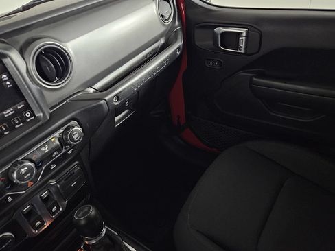 Used 2022 Jeep Wrangler Sport AWD/4WD image 9