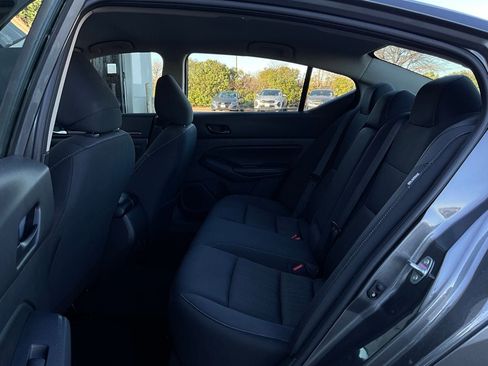 Used 2025 Nissan Altima 2.5 SV image 11