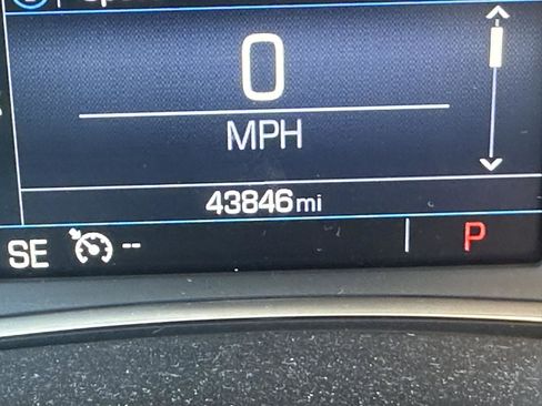 Used 2024 GMC Terrain SLE image 14