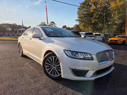 Used 2018 Lincoln MKZ Premiere image 9