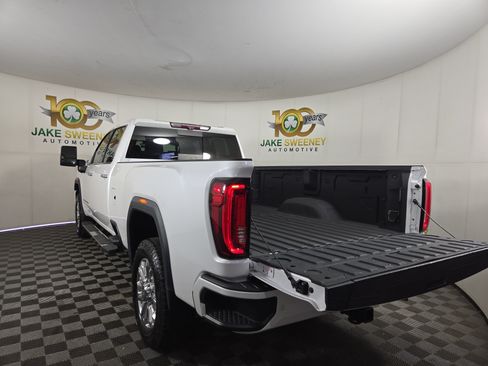 Certified 2020 GMC Sierra 3500 Denali w/ Denali Ultimate Package AWD/4WD image 32