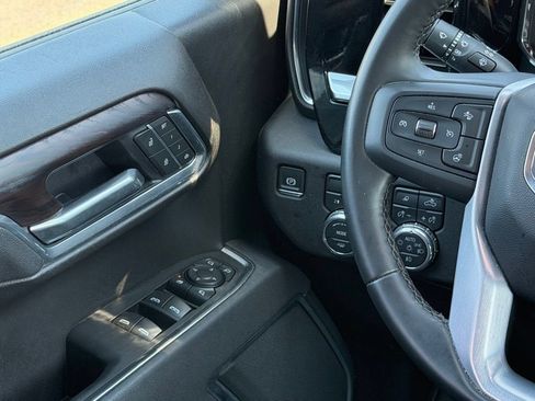 Used 2026 GMC Sierra 1500 SLT AWD/4WD image 13