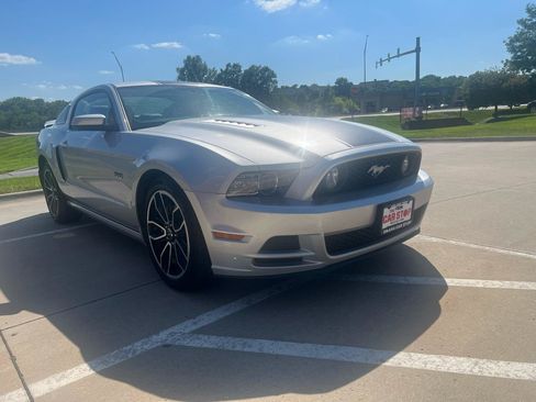 Used 2013 Ford Mustang GT Premium w/ GT Coupe Accessory Pkg 5 RWD image 4