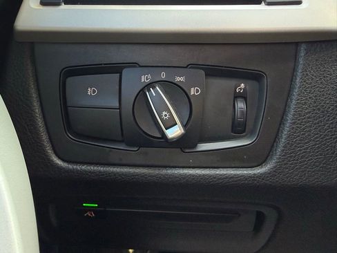 Used 2018 BMW 320i Sedan image 25