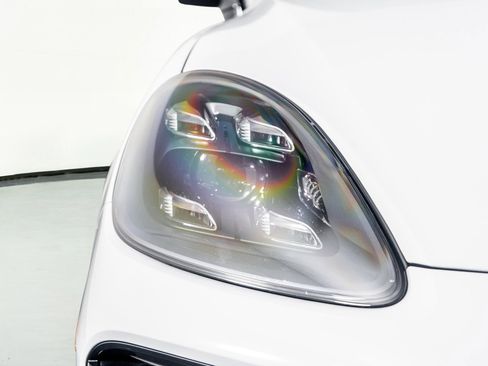 Used 2023 Porsche Cayenne Turbo w/ Premium Package Plus (PI3) image 23