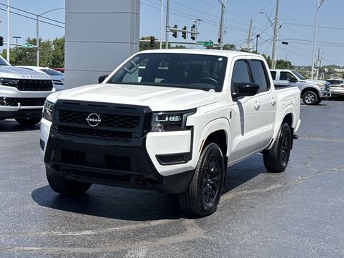 Certified 2026 Nissan Frontier SV w/ Tow Package AWD/4WD image 11